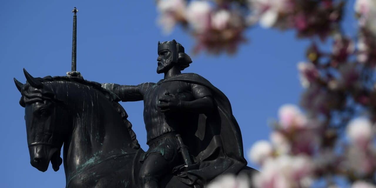 spomenik kralj tomislav zagreb