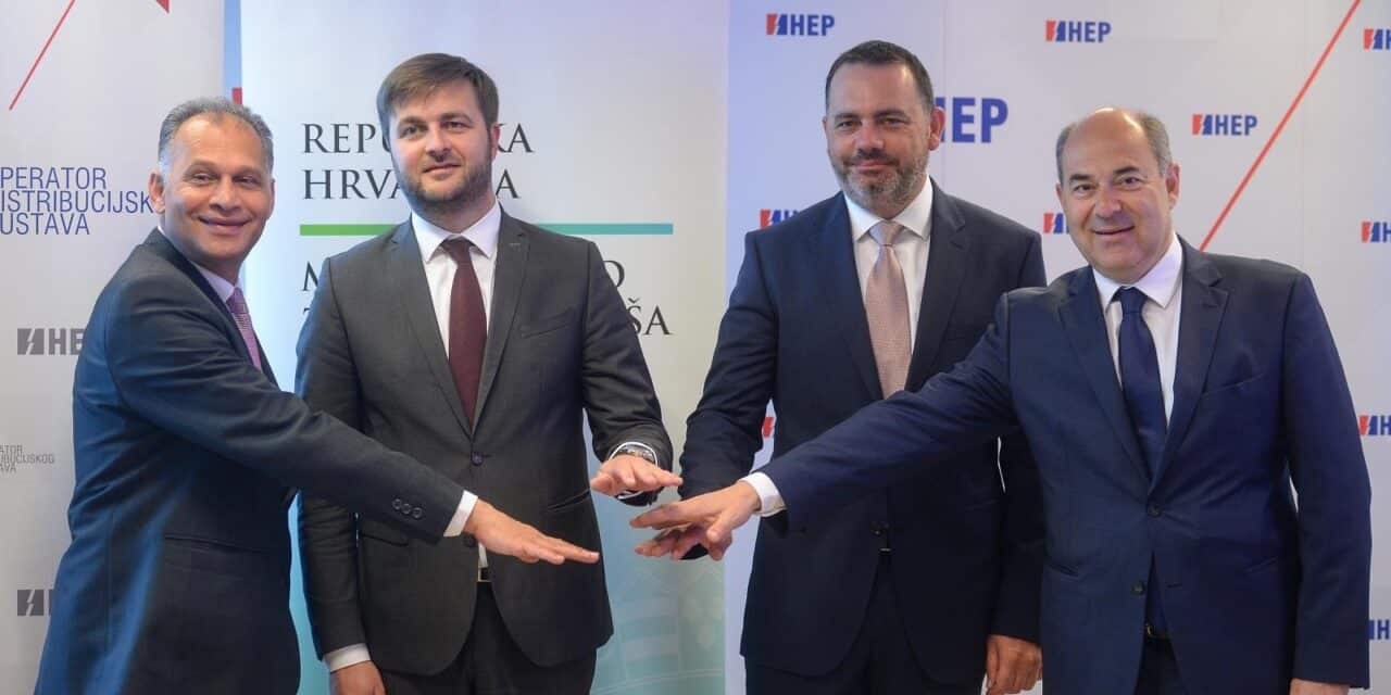 Zagreb: Ministar Ćorić potpisao ugovor u HEP-u s predstavnicima roma