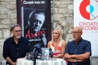 U Šibeniku održana promocija knjige ‘Čovjek kao on’  na petu godišnjicu smrti Arsena Dedića