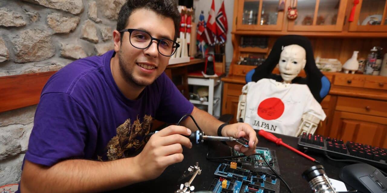 Student Karlo Đafić iz Matulja ‘od nule’ izradio svoj prvi humanoidni robot