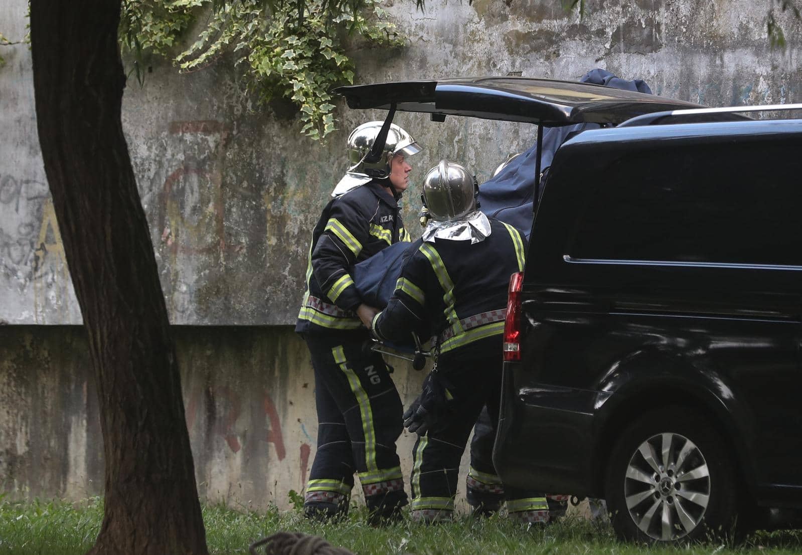Zagreb: Policijski očevid na Savici gdje su pronađena dva muška tijela