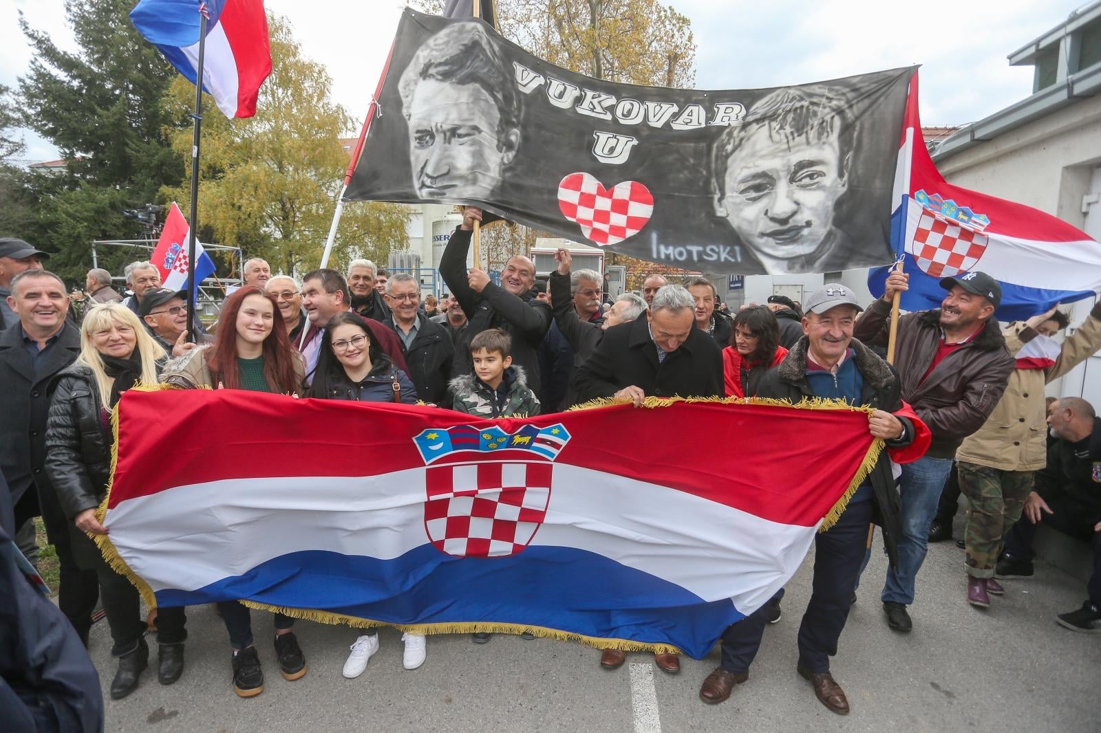 Vukovar: Okupljanje građana kako bi obilježili Dan sjećanja na žrtvu Vukovara
