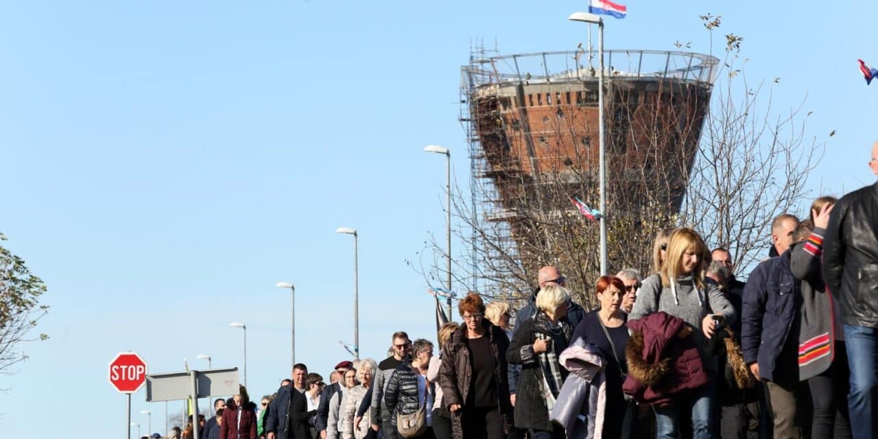 Vukovar: Križni put – Kolona sjećanja na putu prema Memorijalnom groblju