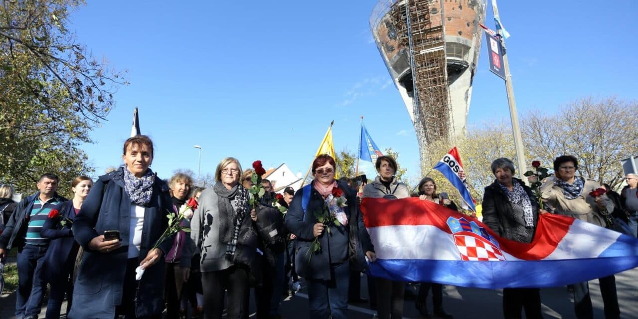 Vukovar: Križni put – Kolona sjećanja na putu prema Memorijalnom groblju
