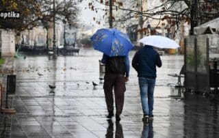 Slavonski Brod: Tmuran i kišovit kasnojesenji dan u središtu grada