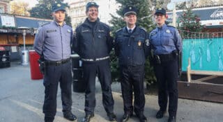 Predstavljeni policajci iz Slovenije i Mađarske koji će pomagati turistima na Adventu u Zagrebu