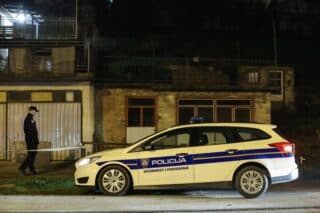 Zagreb: Na muškarca pao automobil s dizalice i usmrtio ga