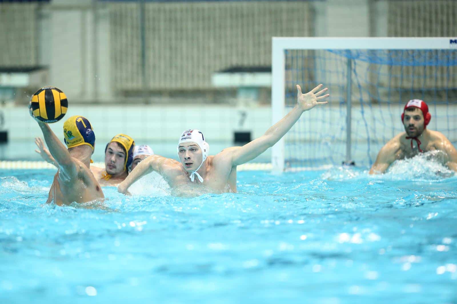Zagreb: Polufinale vaterpolo kupa, Jug – Mladost