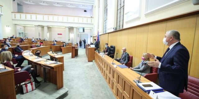 PXL_190121_31491949-768×512