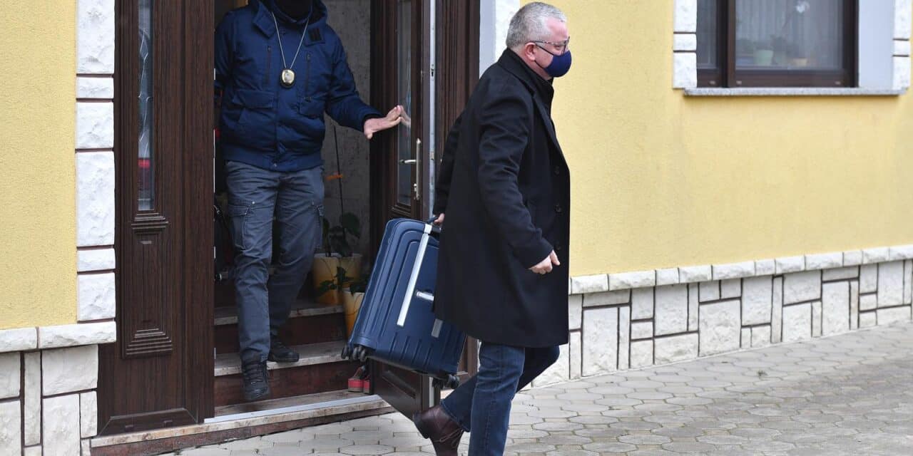 Donja Dubrava: Ministar Horvat u pratnji policije napustio kuću