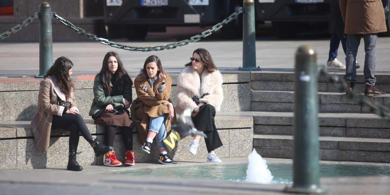 Sunčano nedjeljno prijepodne u centru Zagreba