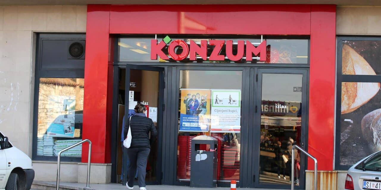 Šibenik: Konzum plakatima upozorava kupce da se pridržavaju zaštitnih mjera