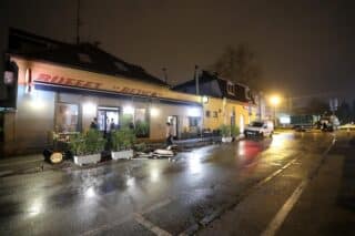 Zagreb: Automobilom se zabio u terasu restorana Petica, dvoje ljudi ozlijeđeno