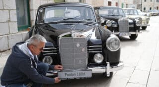 U Imotskom izloženi oldtimer Mercedesi
