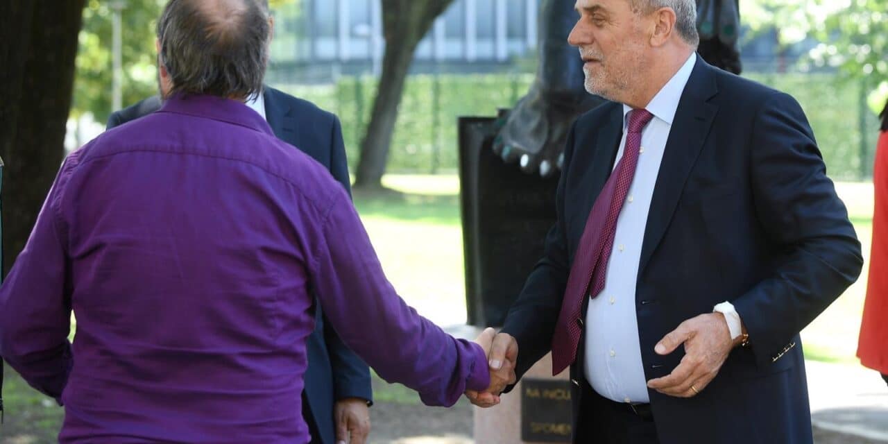 Zagreb: Gradonačelnik Bandić jutros je bio na Rebru te mu je na ruci ostao flaster