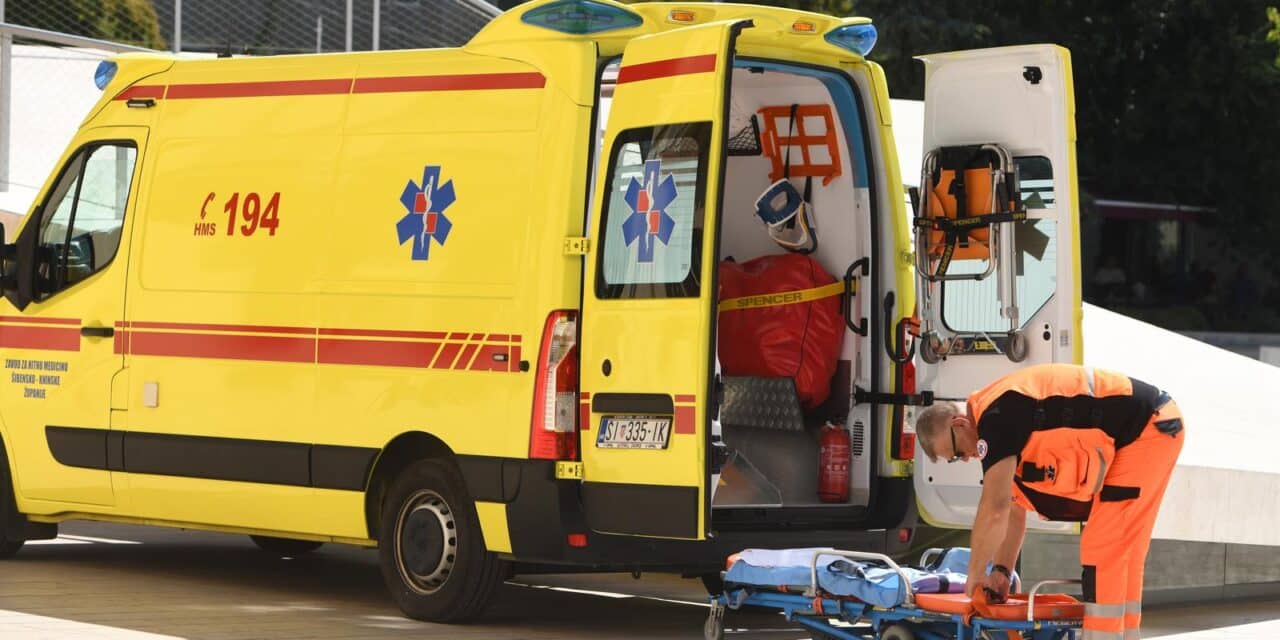 Šibenik: Priprema vozila Hitne medicinske pomoći za intervenciju