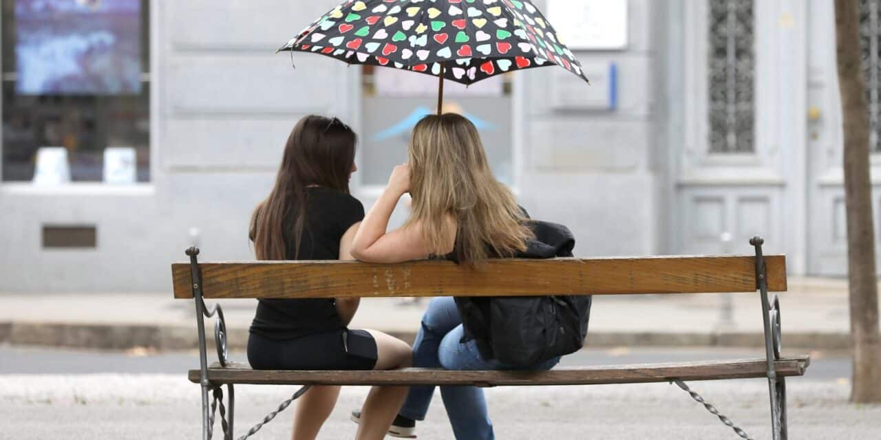Zagreb: Kad su važne teme u pitanju niti kiša nije prepreka za razgovor