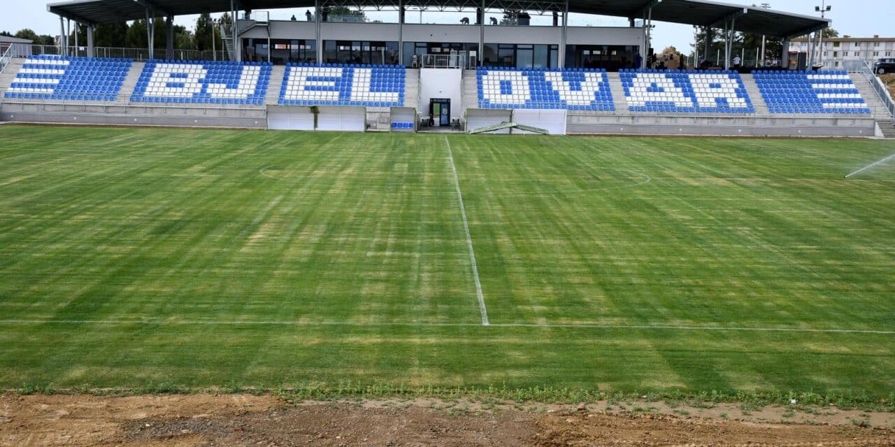 Povodom završetka radova na izgradnji Gradskog stadiona Bjelovar, gradonačelnik Hrebak održao je konferenciju te obišao stadion