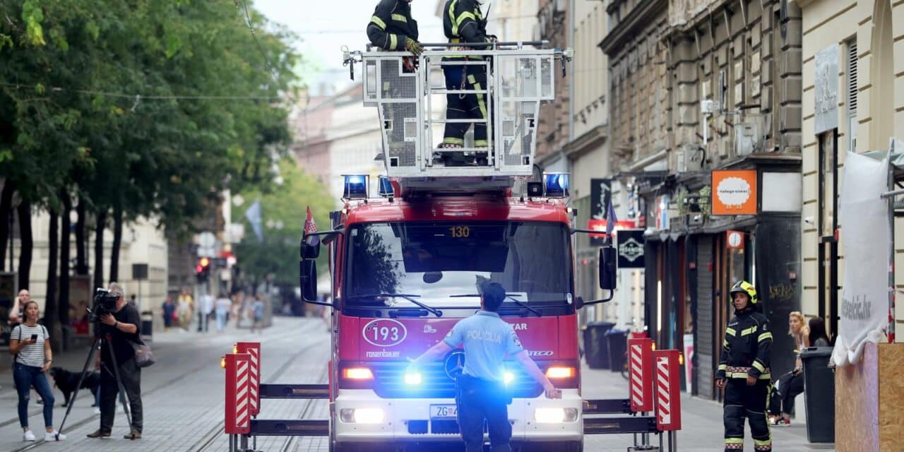 Zagreb: U Jurišićevoj ulici urušio se zid zgrade i oštetio električne vodove