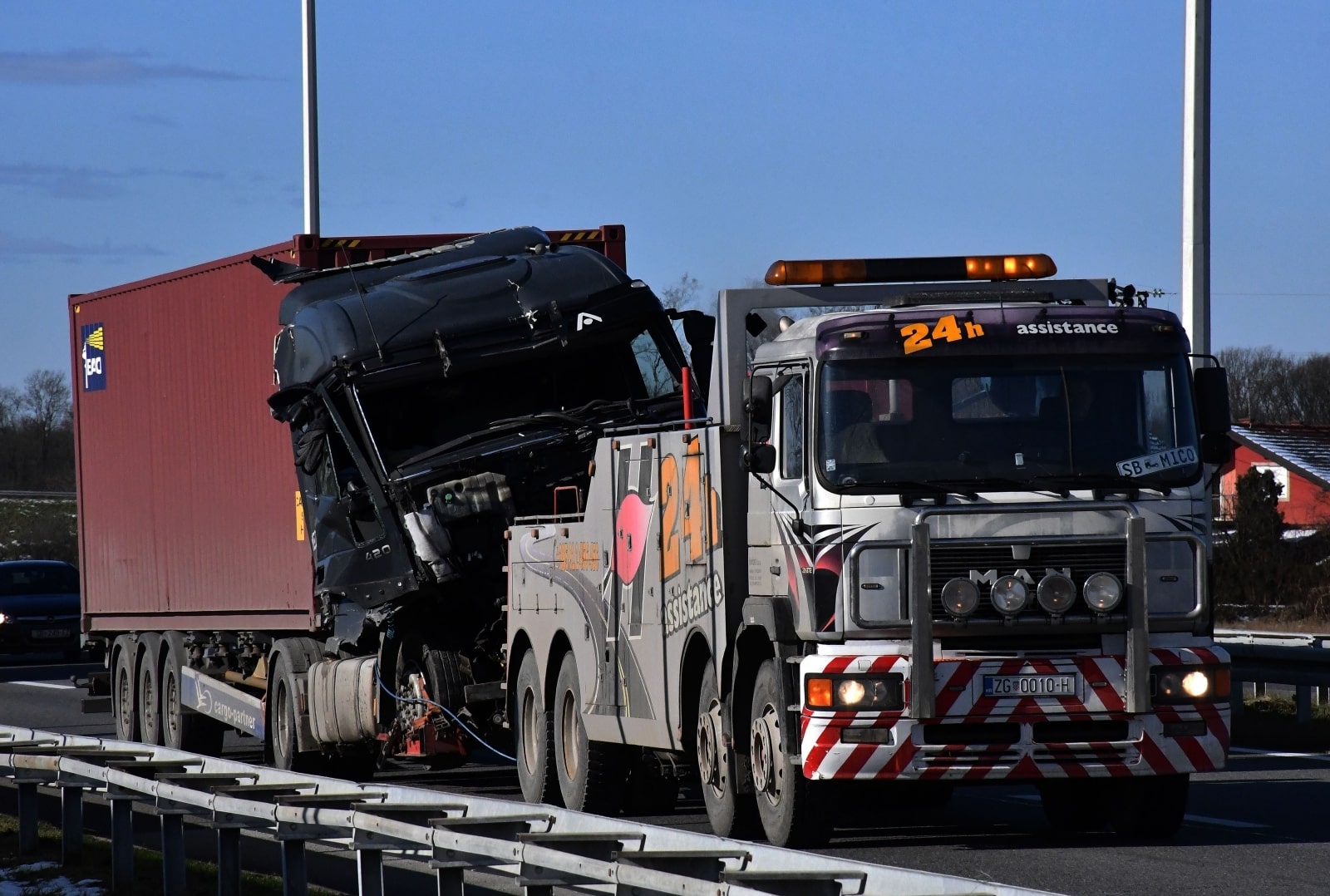 Okučani: Sudar dva kamiona na autocesti A3 između čvora Okučani i čvora Novska