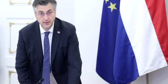 Zagreb: Vlada na sjednici raspravlja o izmjenama Zakona o rodiljnim i roditeljskim potporama