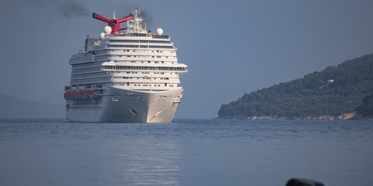 Dubrovnik: U grušku luku uplovio kruzer s pomorcima iz cijelog svijeta