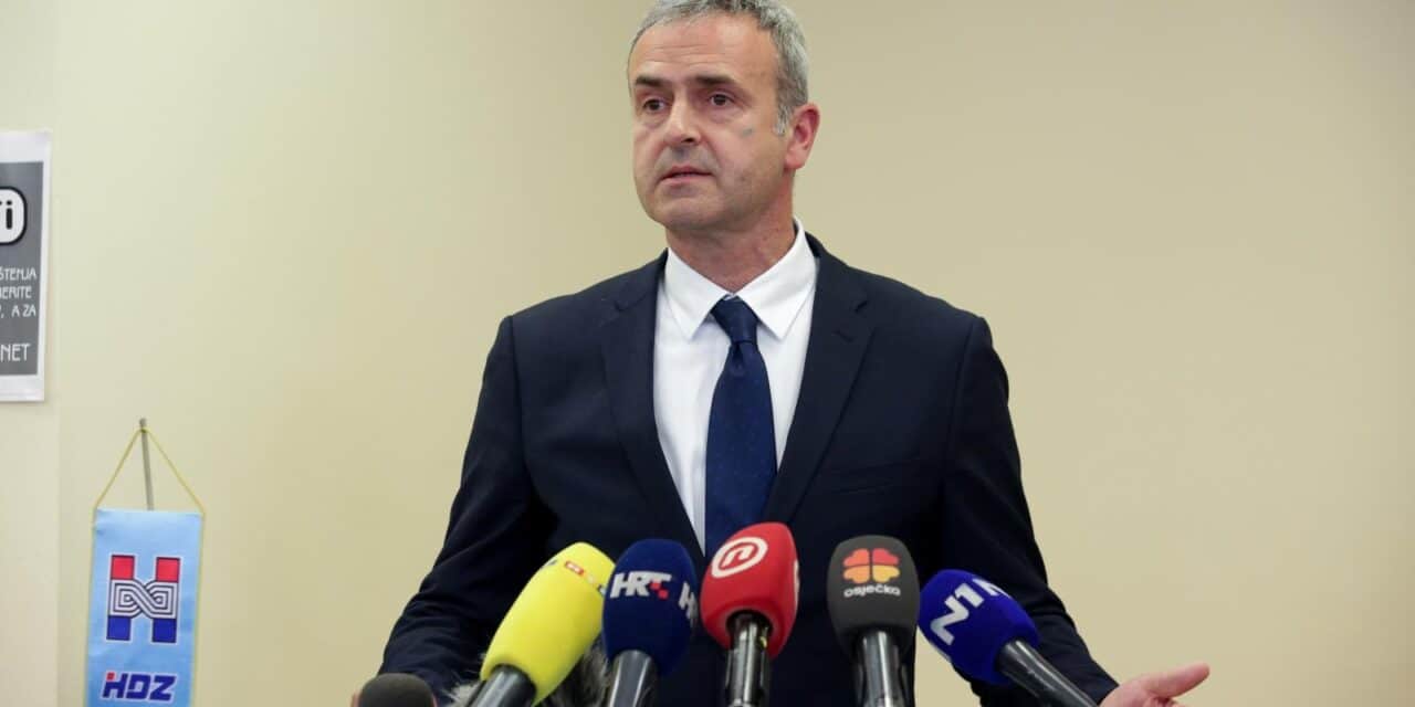 Vukovar: Tomo Medved komentirao odlazak Ivana Penave i gradskih vijećnika iz HDZ-a