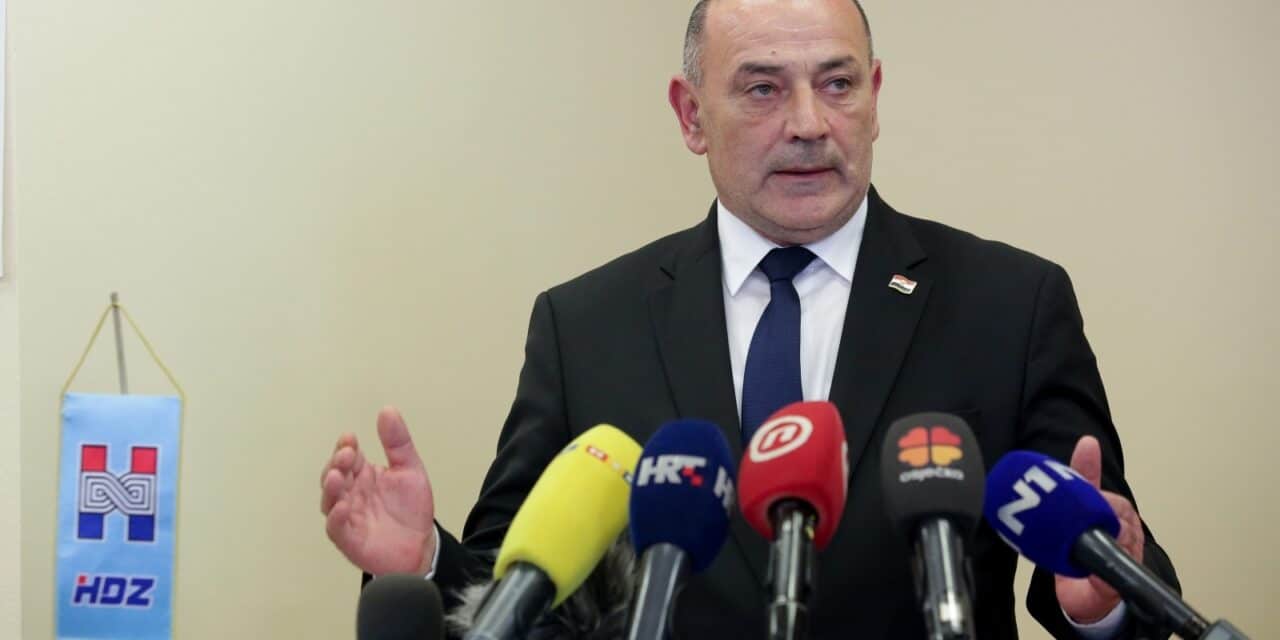Vukovar: Tomo Medved komentirao odlazak Ivana Penave i gradskih vijećnika iz HDZ-a