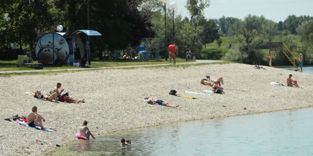 Zagreb: Građani iskoristili praznik za boravak na Jarunu uz kupanje, sunčanje i roštilj