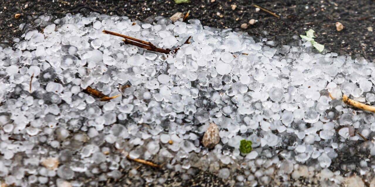 Grmljavinsko nevrijeme s tučom zahvatilo Kaštela