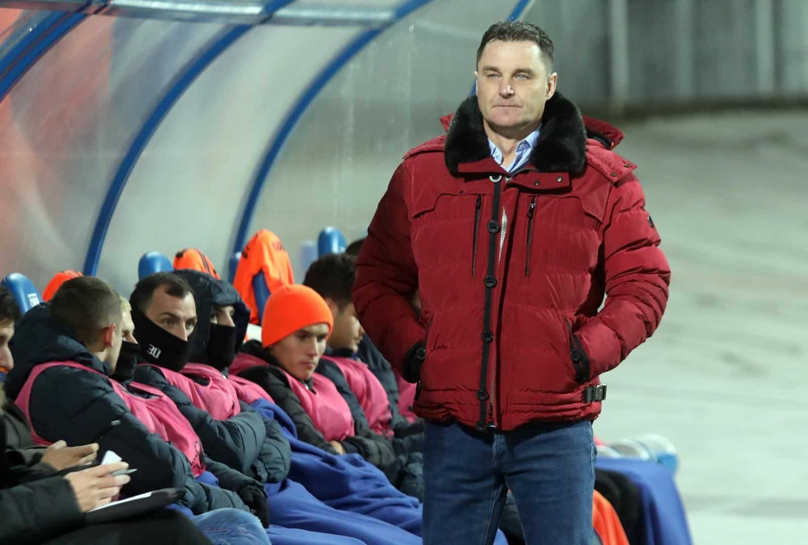 Zagreb: Zagrijavanje nogometaša Lokomotive i Varaždina uoči početka utakmice