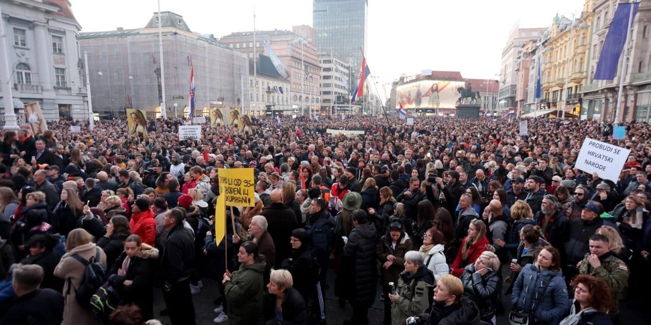 Veliki prosvjed u Zagrebu protiv COVID potvrda okupio tisuće prosvjednika