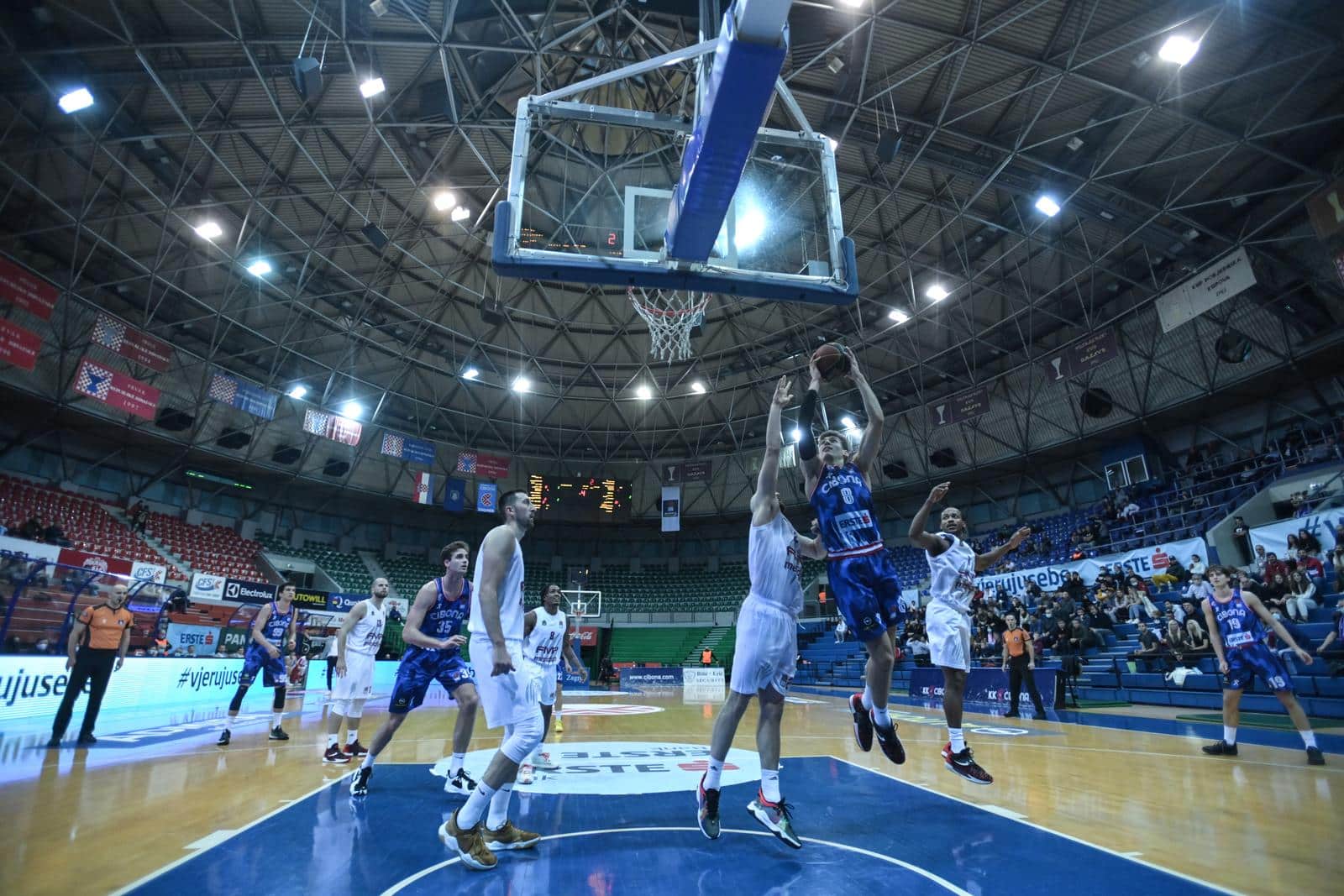 Zagreb: Utakmica 9. kolo ABA lige, KK Cibona – FMP Meridian