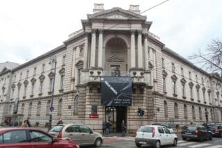 Zagreb: Jasmin Krpan u pratnji odvjetnika vratio sliku koju je uklonio s izložbe u Modernoj galeriji