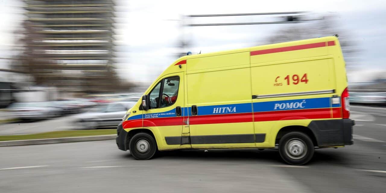 Zagreb: Djelatnici hitne pomoći točno u podne upalili sirene kako bi ukazali na svoje nezadovoljstvo