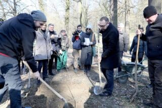 Zagreb: U Maksimiru posađena stabla u sklopu projekta “Sadnja stabala zavičajnih vrsta drveća na prvi dan proljeća”