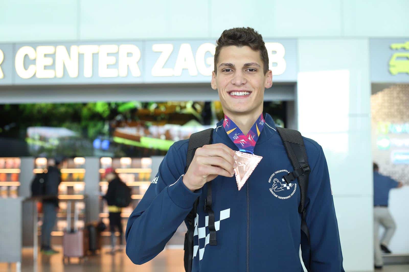 Osvajači medalja na Svjetskom prvenstvu u taekwondo vratili se u Zagreb