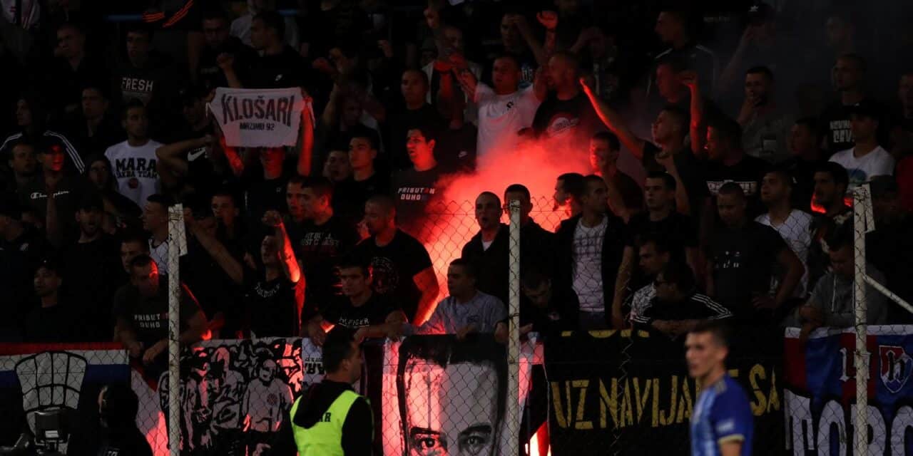 Zagreb: Publika i pripadnici navijačkih skupina prate utakmicu NK Lokomotiva – HNK Hajduk