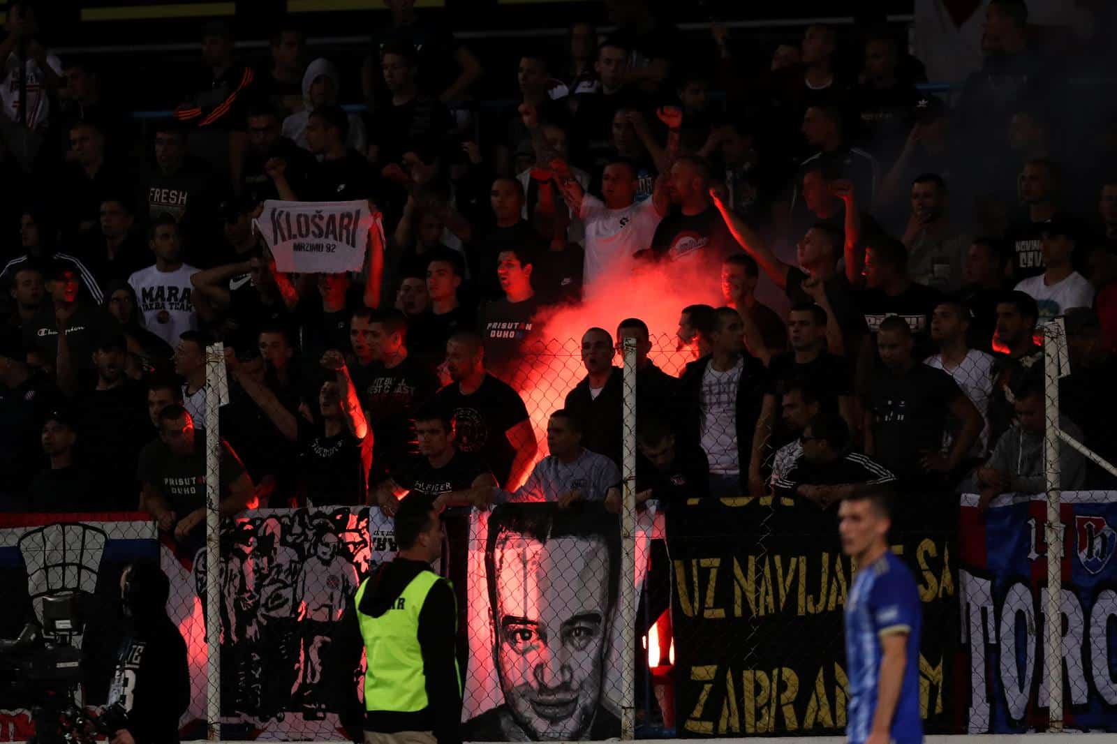 Zagreb: Publika i pripadnici navijačkih skupina prate utakmicu NK Lokomotiva – HNK Hajduk