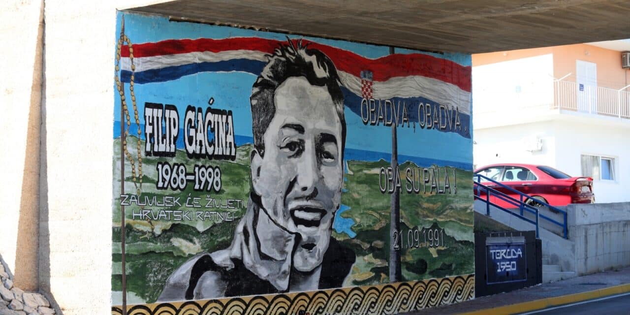 U Primoštenu napravljen povijesni mural “Obadva, obadva, oba su pala!”