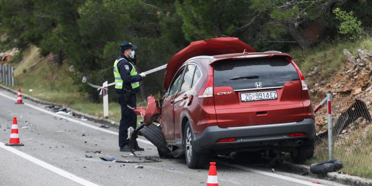 Murter: Jedna osoba smrtno je strada u sudaru dvaju automobila i motocikla