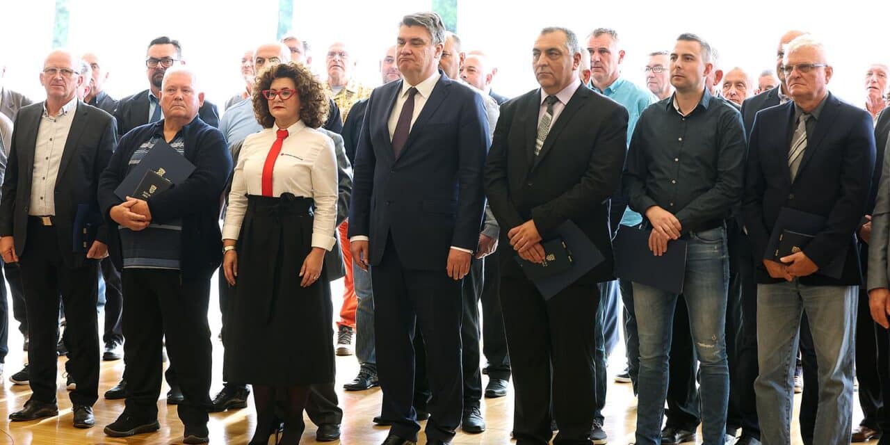 Zagreb: Zoran Milanović uručio odlikovanja za plemenitu i humanitarnu aktivnost darivanja krvi