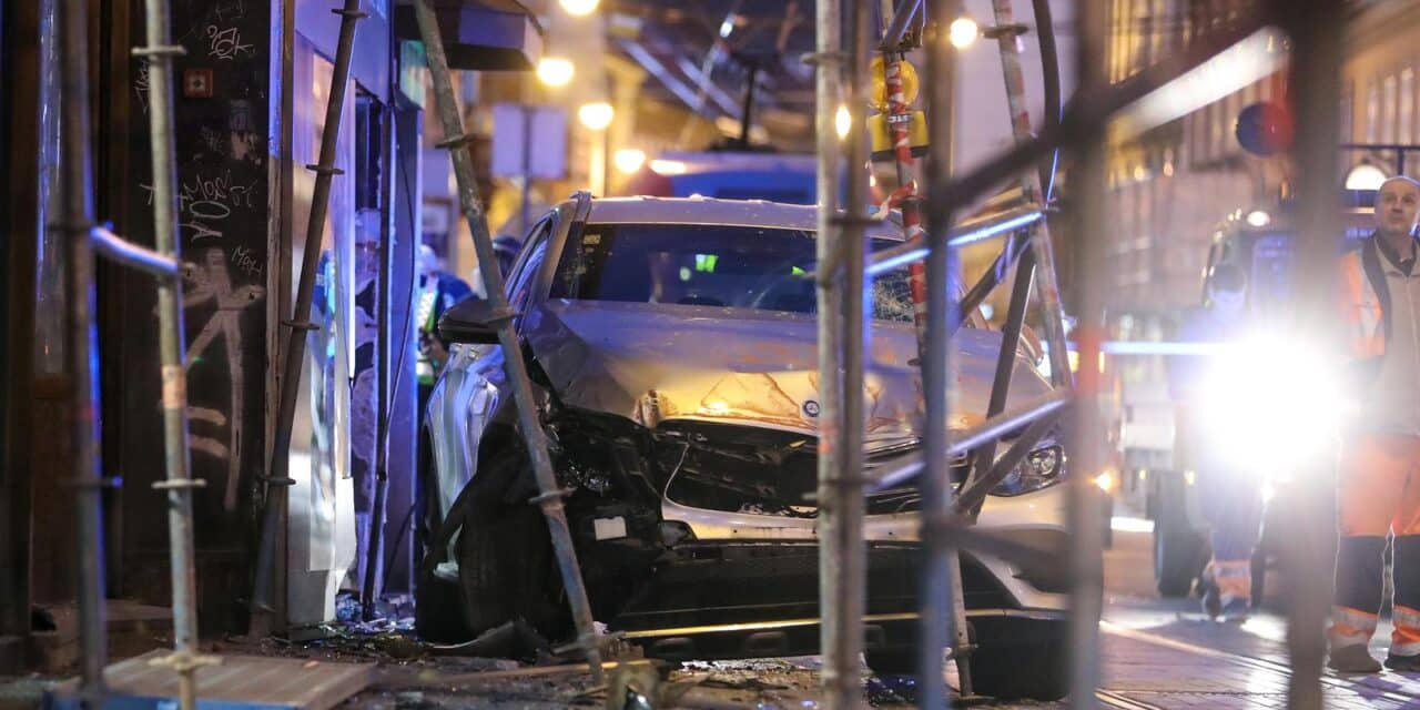 Zagreb: U prometnoj nesreći na Ilici automobil se zabio u skelu
