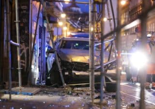 Zagreb: U prometnoj nesreći na Ilici automobil se zabio u skelu