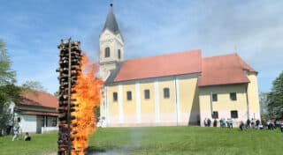 Vrbovec: Paljenje uskrne vuzmice u općini Gradac