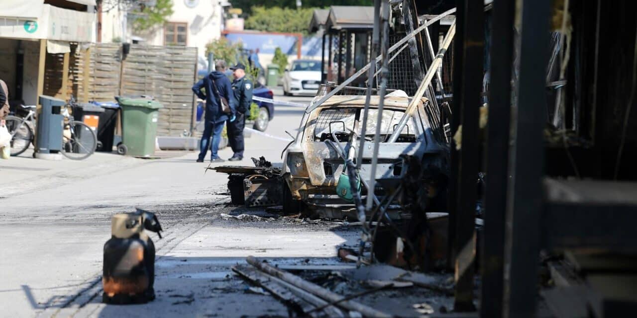 Zagreb: Požar na Opatovini kod Dolca, gorjeli štandovi i auto