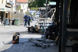 Zagreb: Požar na Opatovini kod Dolca, gorjeli štandovi i auto