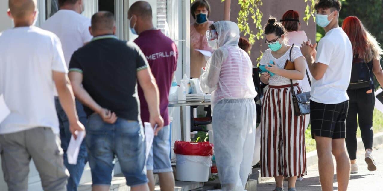 Zagreb: Kolona automobila stvorila se zbog povećanog broja testiranja osoba na koronavirus