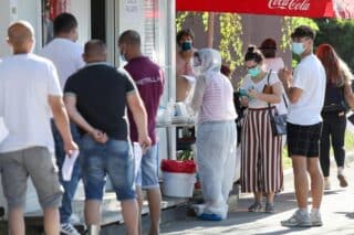 Zagreb: Kolona automobila stvorila se zbog povećanog broja testiranja osoba na koronavirus