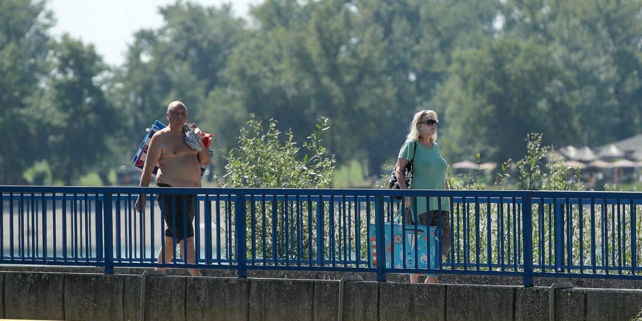 Zagreb: Mnogi građani iskoristili su još jednu sunčanu subotu za uživanje na Jarunu